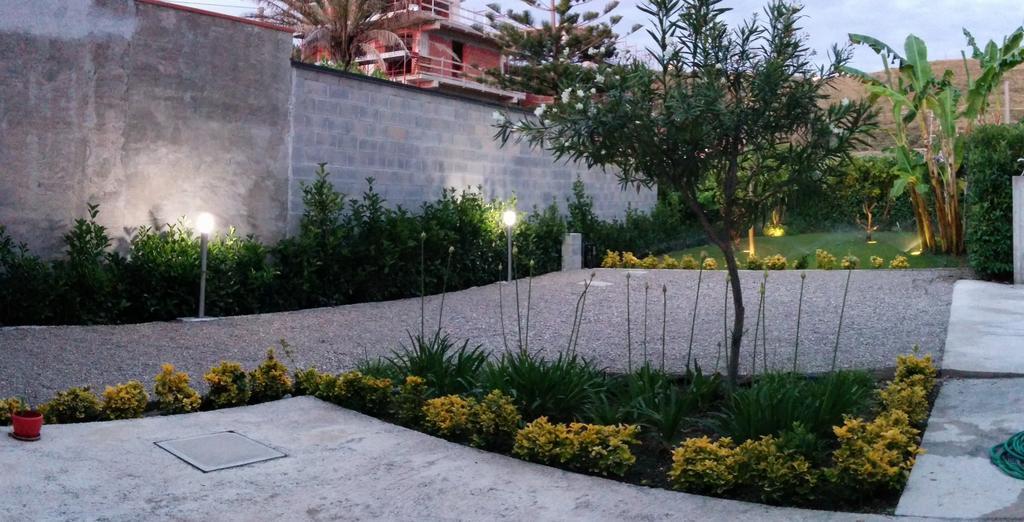 Appartamenti Vacanze Mareemare Capo dʼOrlando Exterior foto